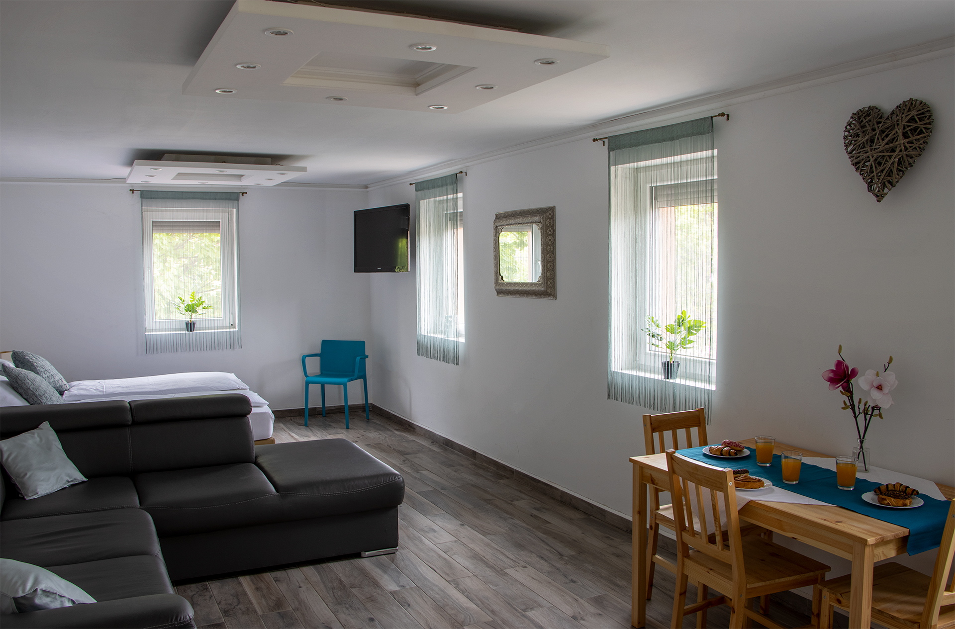 Magnólia Apartman - Holiday hálószoba és nappali